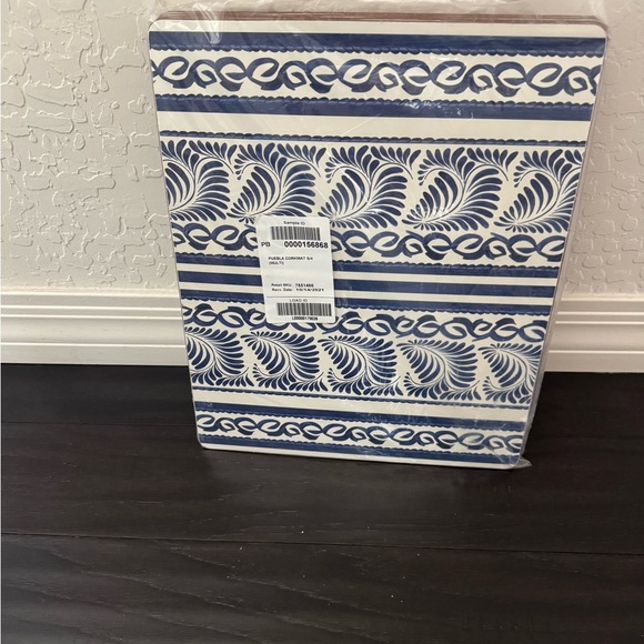 Pottery Barn Navy and White Patterned Placemats - Picture 2 of 8